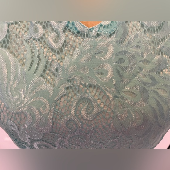 $5 LACE DRESS. NEW WITHOUT TAGS. SIZE L. $5 IF BUNDLED - Picture 9 of 12